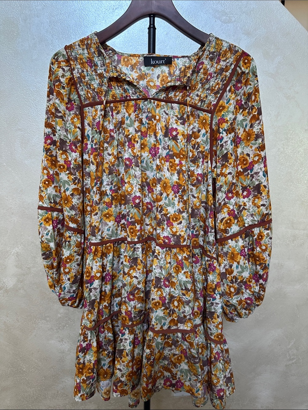 Kourt Floral Tiered Long-Sleeve Dress sz small